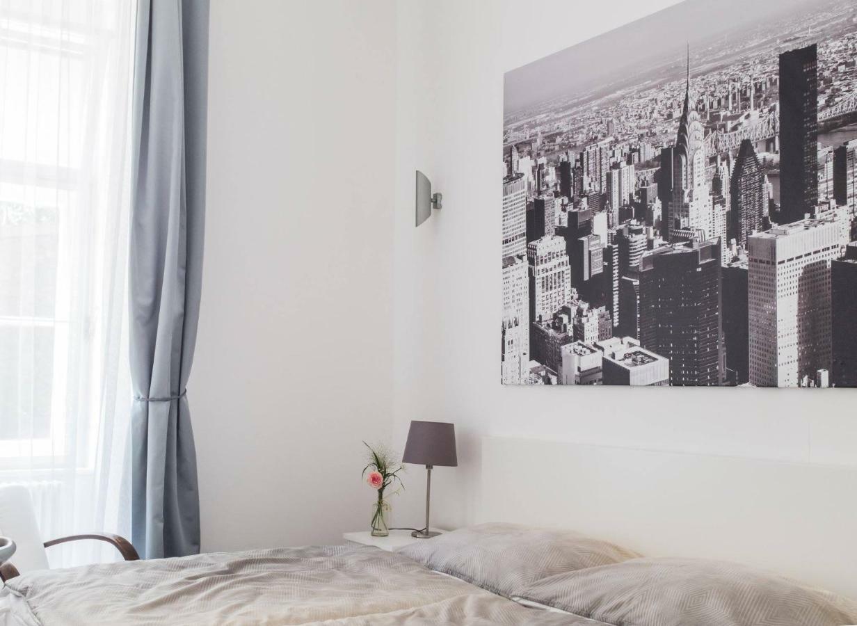 Spacious Old Town Luxury Apartment Linz Exteriör bild